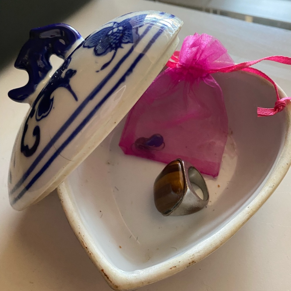 Jewelry box